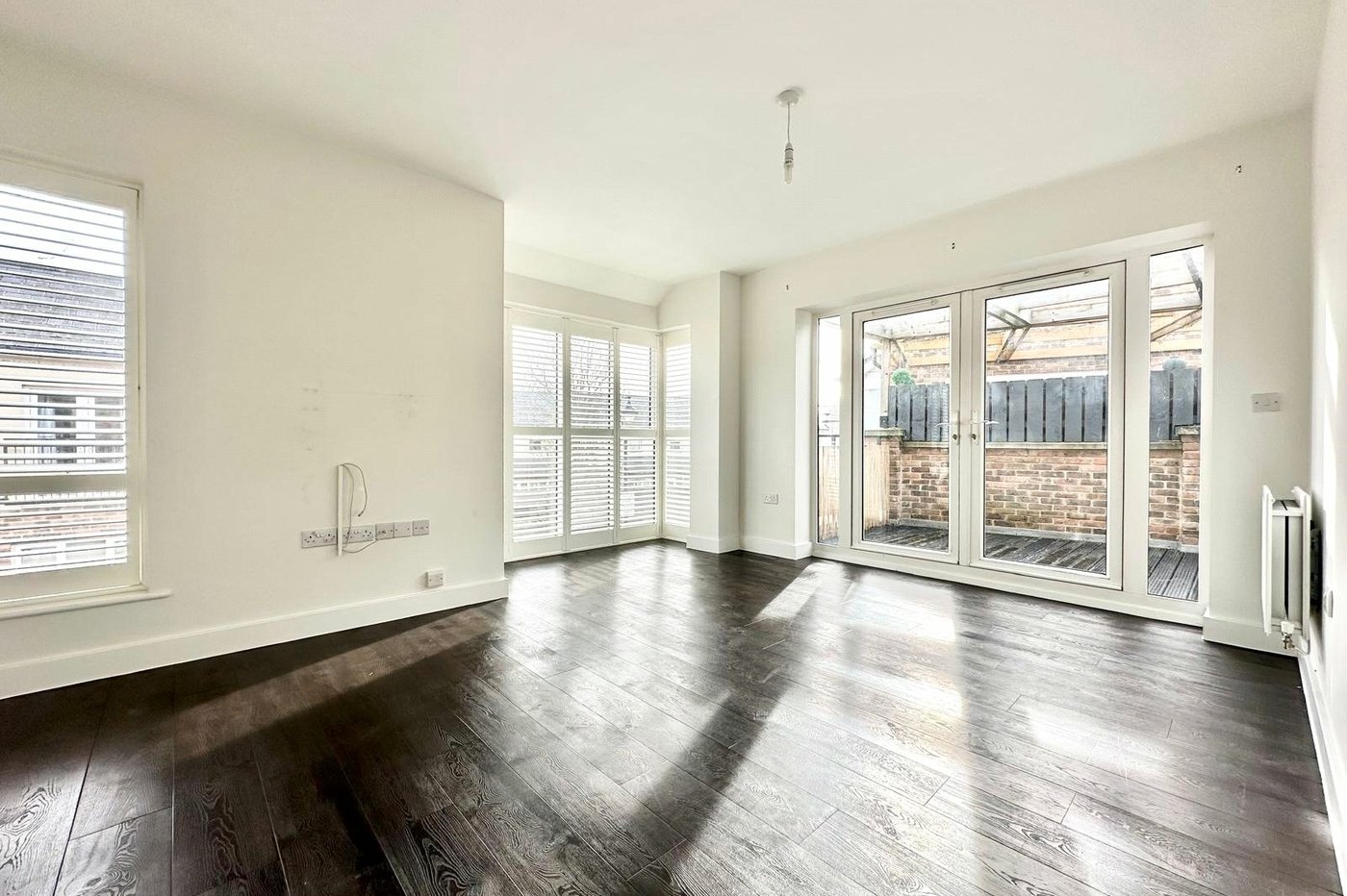 2 bedroom property for sale in Greenhithe | Robinson Jackson