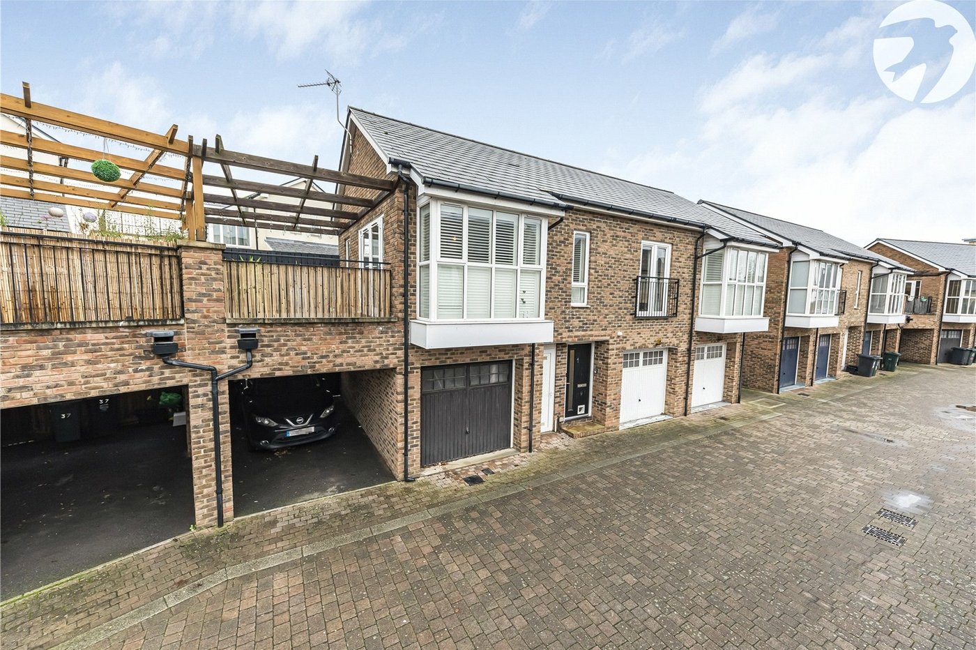 2 bedroom property for sale in Greenhithe | Robinson Jackson