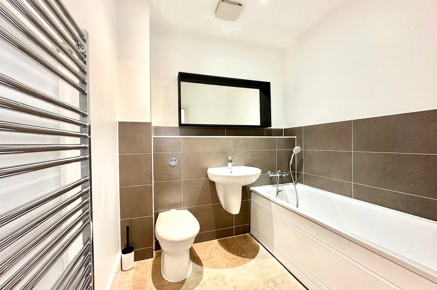 2 bedroom property for sale in Greenhithe | Robinson Jackson