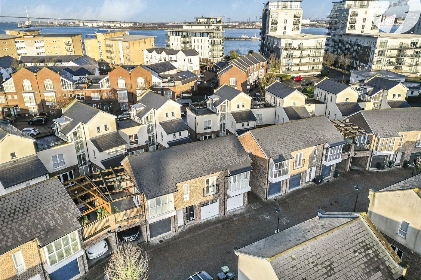 2 bedroom property for sale in Greenhithe | Robinson Jackson