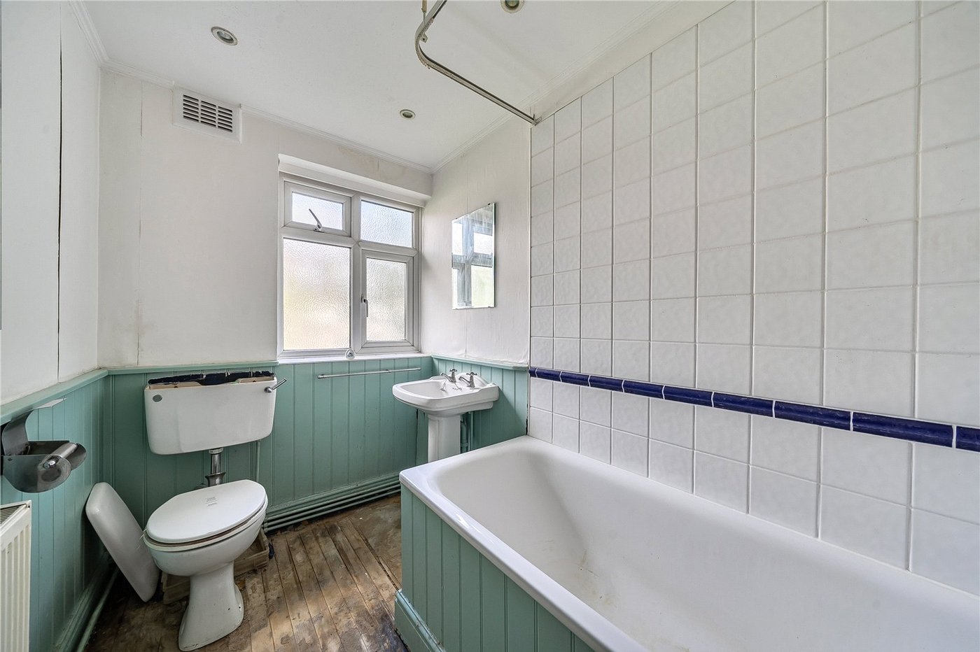 2 bedroom property for sale in Lawrie Park Road | Robinson Jackson