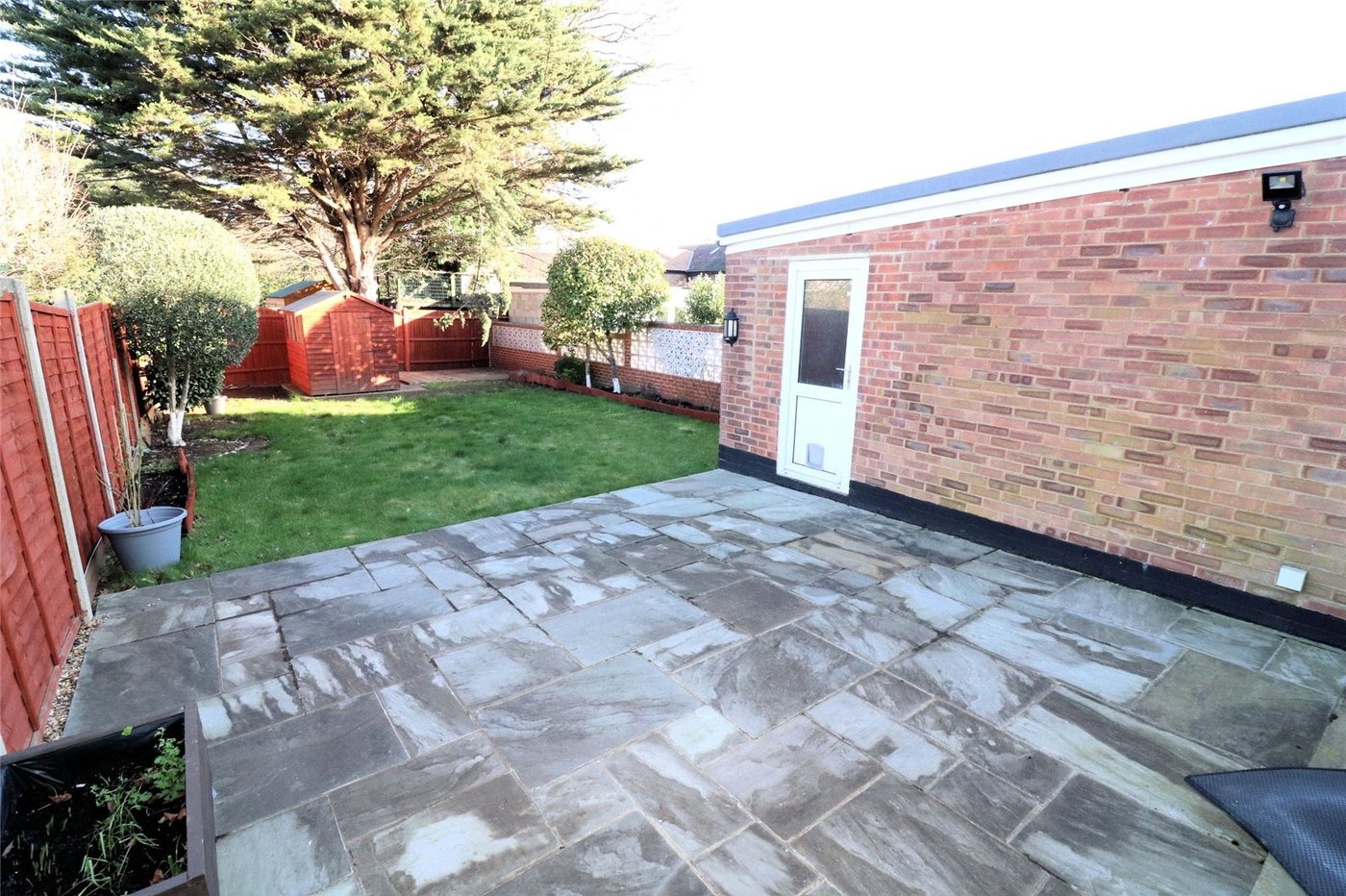 house for sale in Lesney Park, Erith, DA8 Robinson Jackson