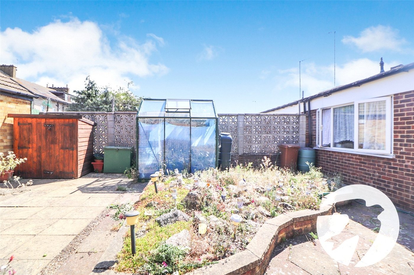 2 bedroom bungalow for sale in Erith | Robinson Jackson