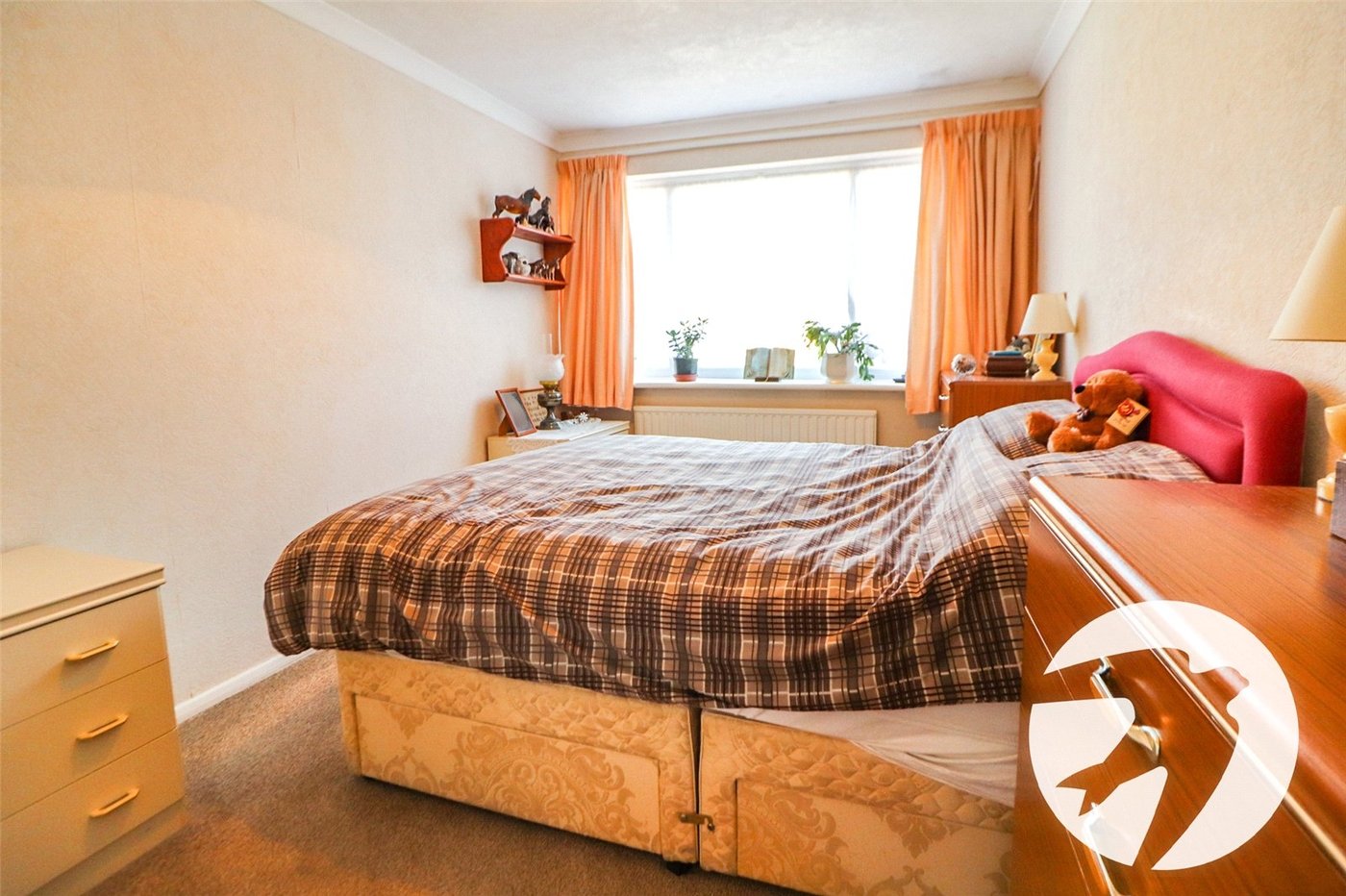 2 bedroom bungalow for sale in Erith | Robinson Jackson