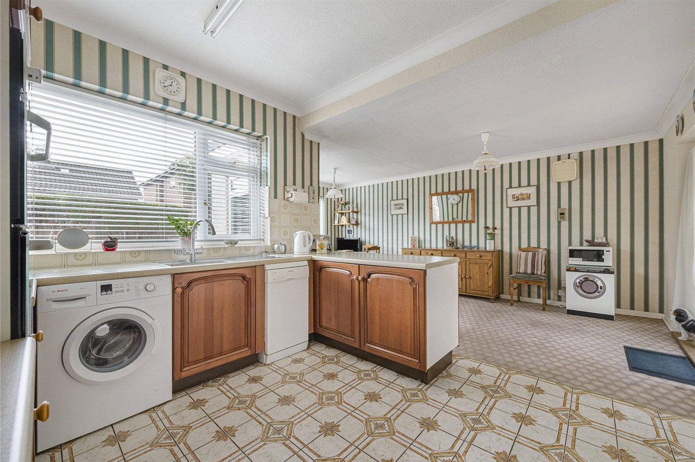 3 bedroom bungalow for sale in Bexley | Robinson Jackson