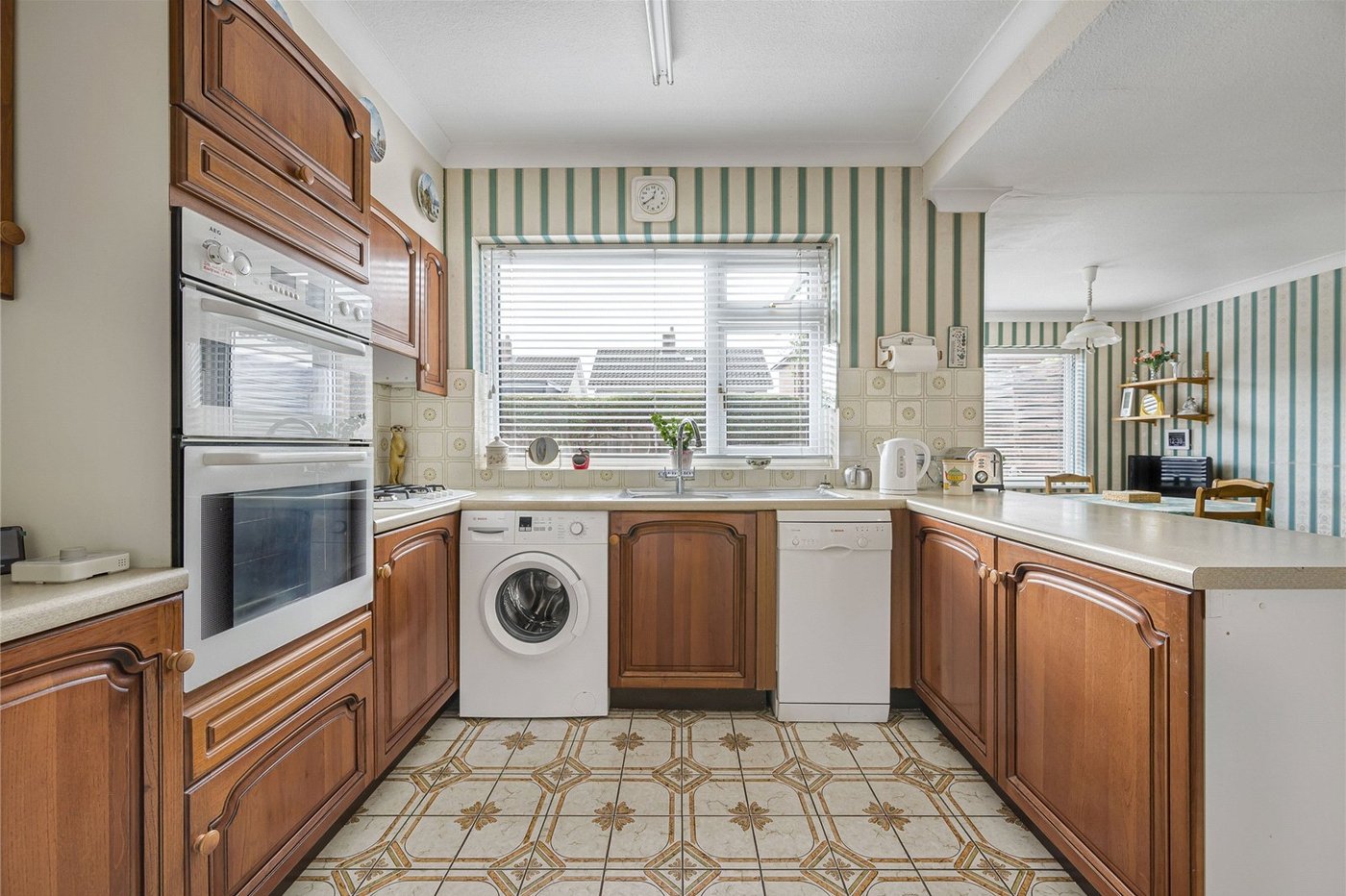 3 bedroom bungalow for sale in Bexley | Robinson Jackson