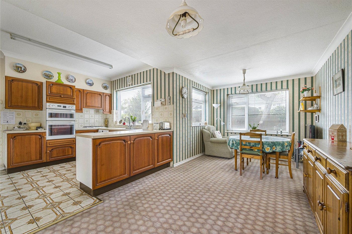 3 bedroom bungalow for sale in Bexley | Robinson Jackson