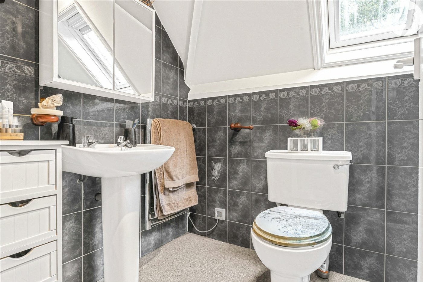 4 bedroom bungalow for sale in Bexley | Robinson Jackson