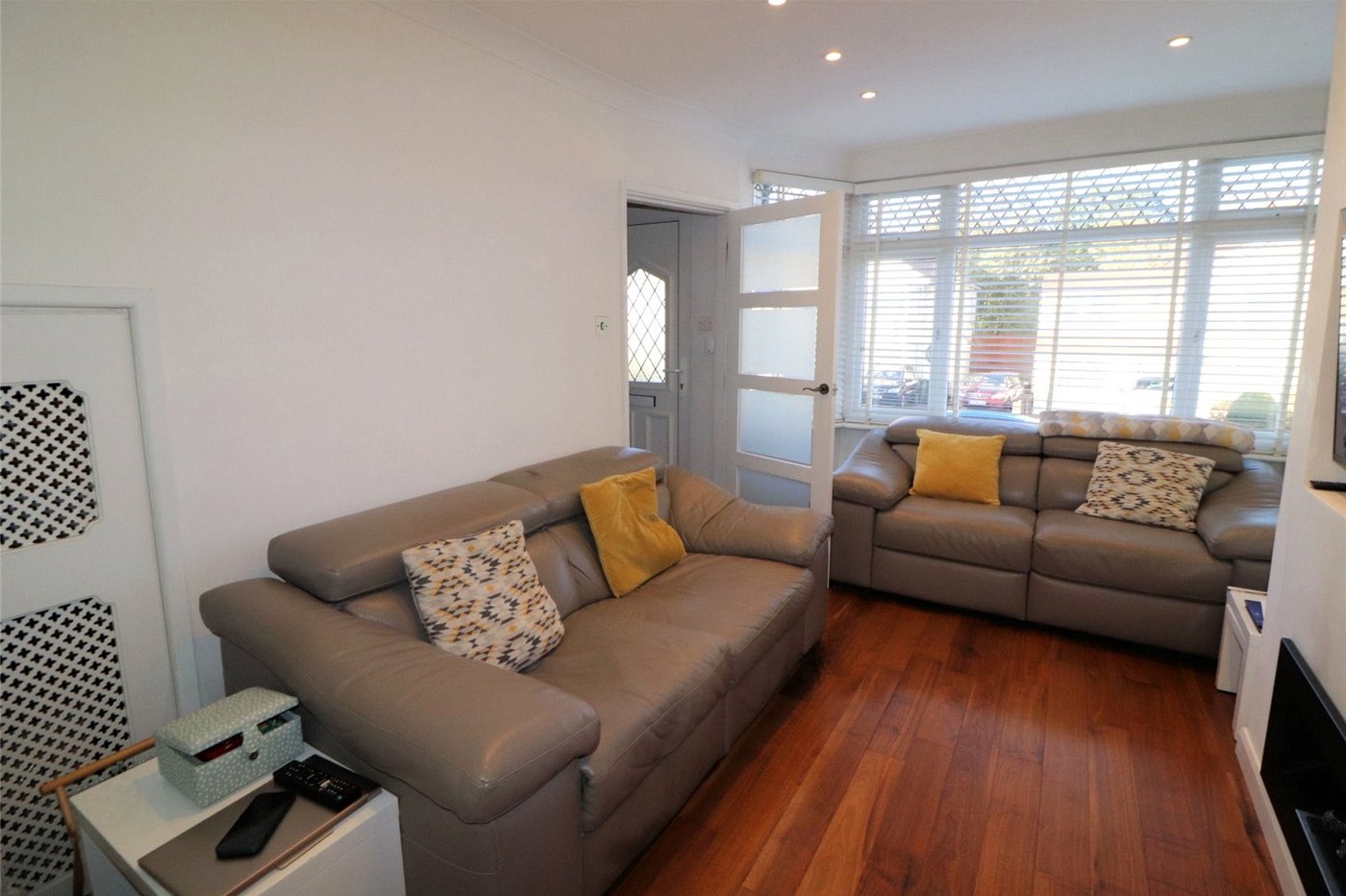 2 bedroom house for sale in Barnehurst | Robinson Jackson