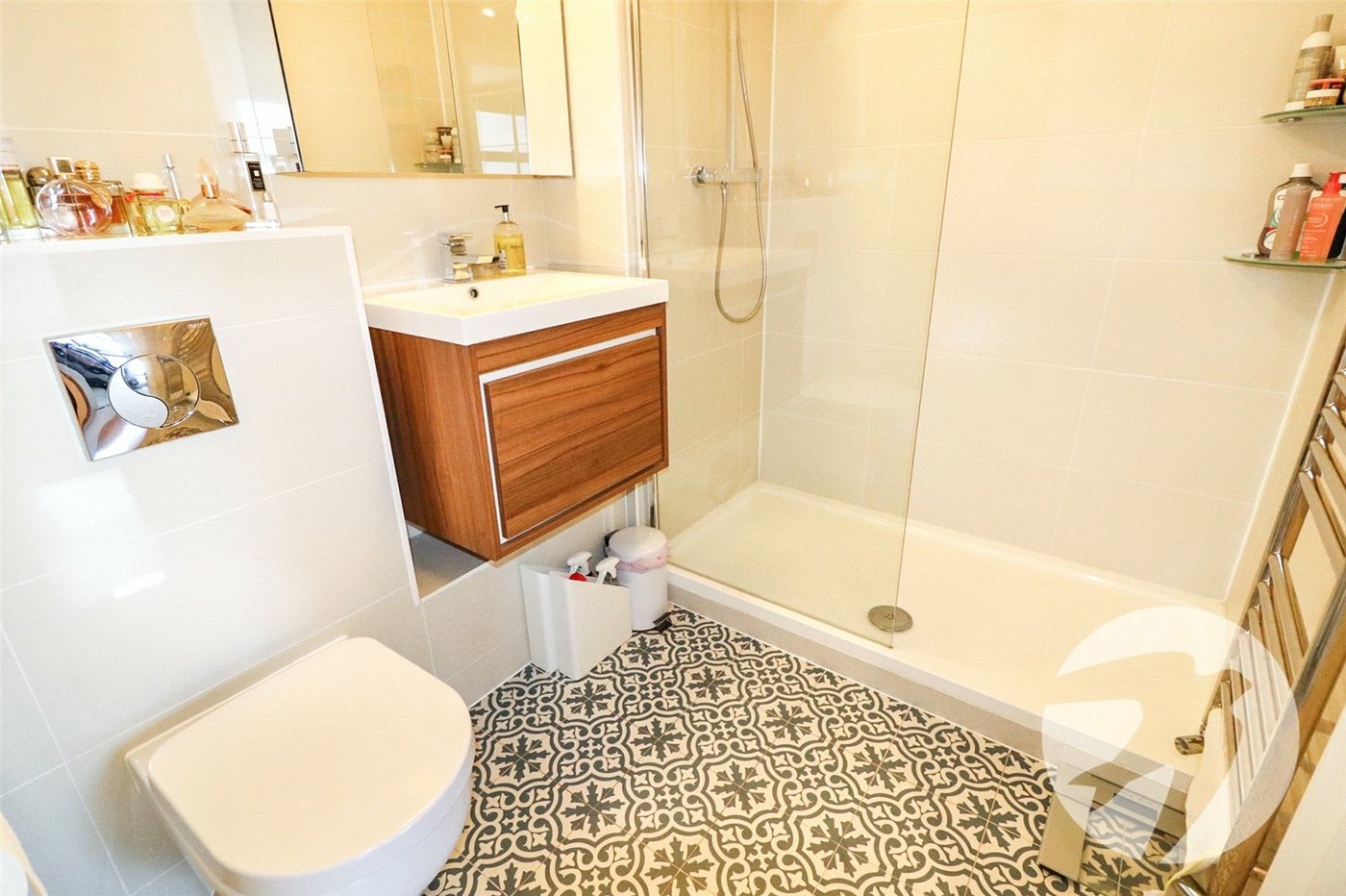 2 bedroom property for sale in 102 Erith High Street | Robinson Jackson