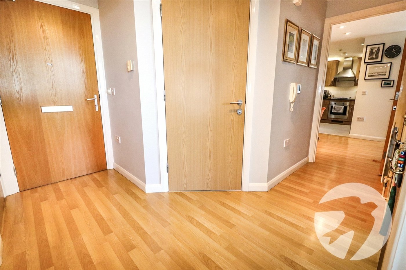 2 bedroom property for sale in 102 Erith High Street | Robinson Jackson