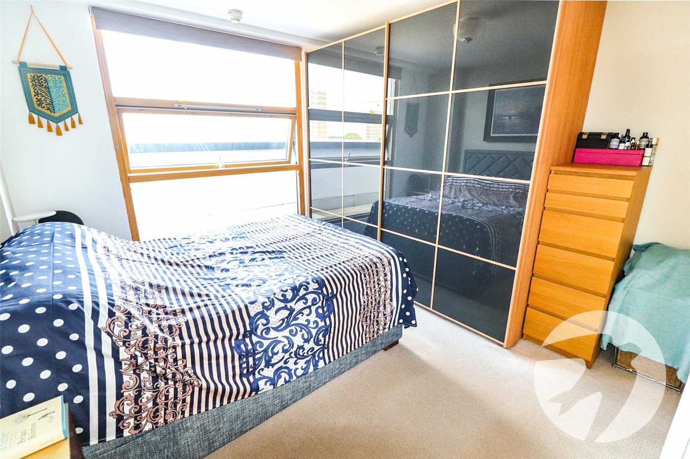 2 bedroom property for sale in 102 Erith High Street | Robinson Jackson