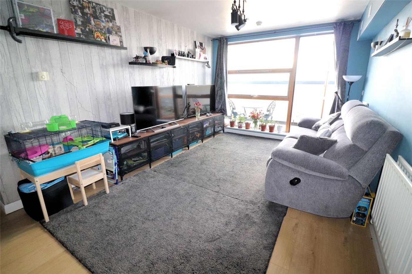 2 bedroom property for sale in 102 Erith High Street | Robinson Jackson