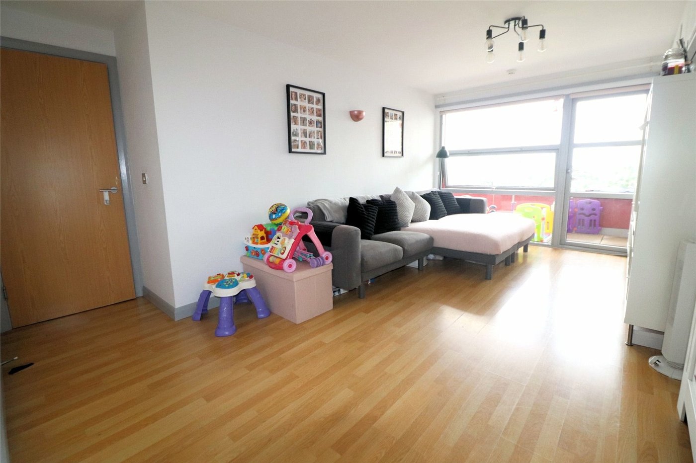 2 bedroom property for sale in 102 Erith High Street | Robinson Jackson