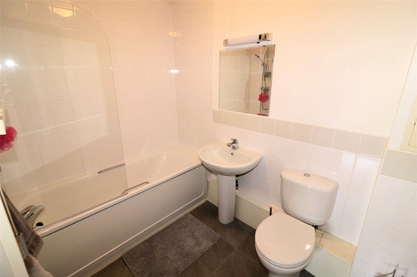 2 bedroom property for sale in 102 High Street | Robinson Jackson