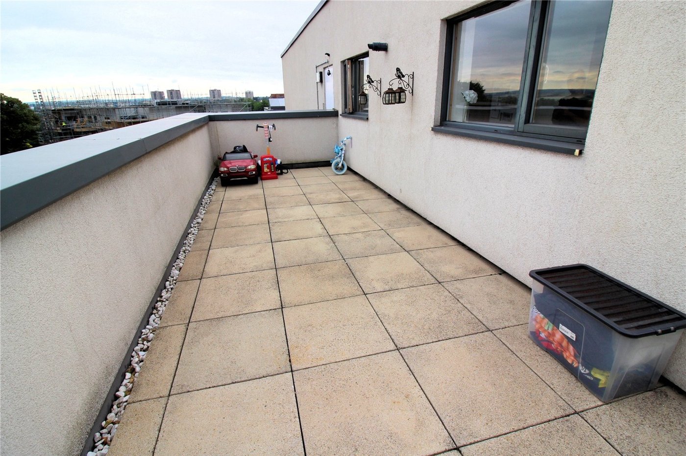 2 bedroom property for sale in 102 High Street | Robinson Jackson