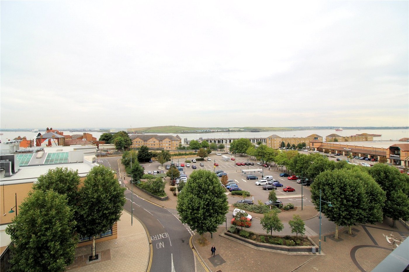 2 bedroom property for sale in 102 High Street | Robinson Jackson