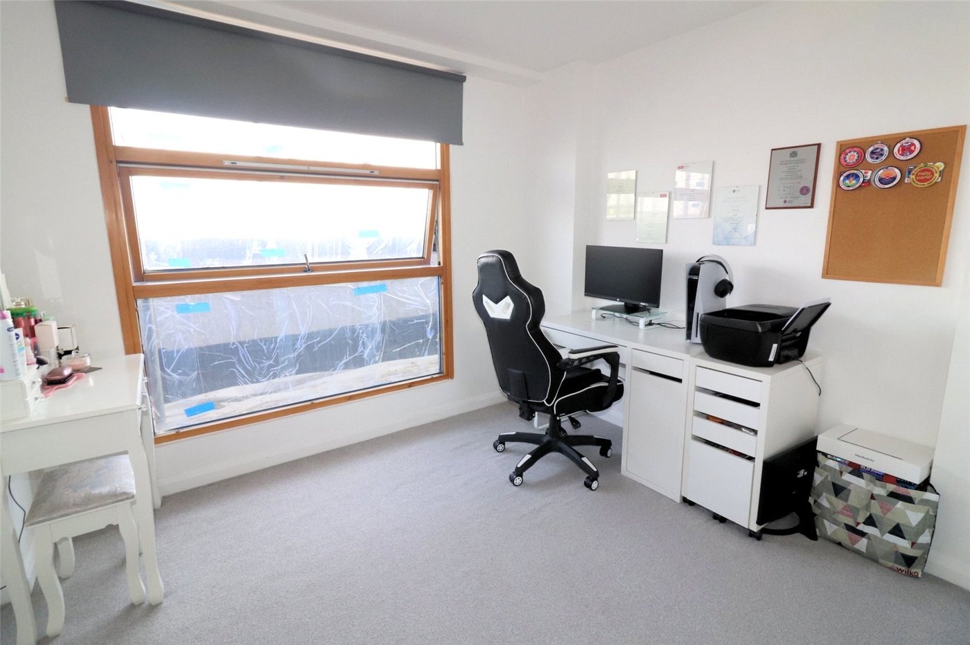 2 bedroom property for sale in 102 High Street | Robinson Jackson