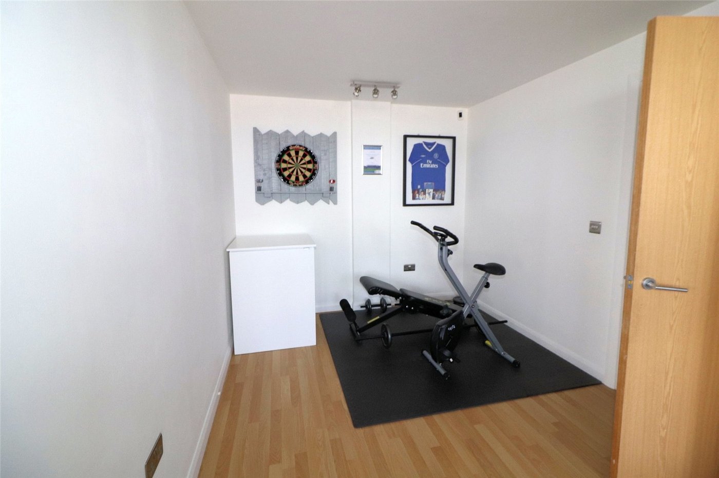 2 bedroom property for sale in 102 High Street | Robinson Jackson