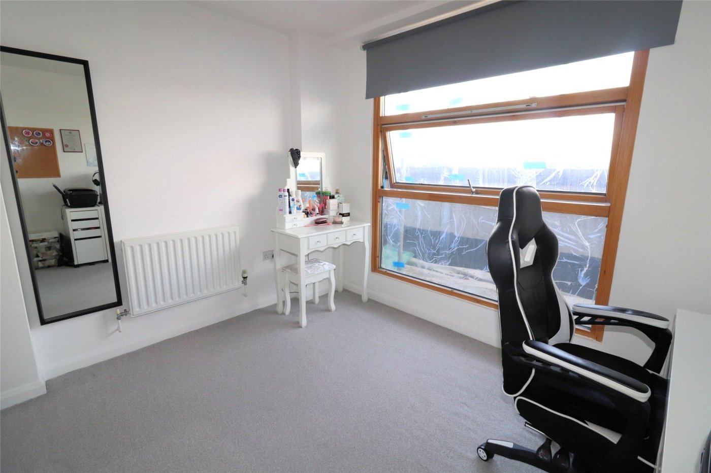 2 bedroom property for sale in 102 High Street | Robinson Jackson