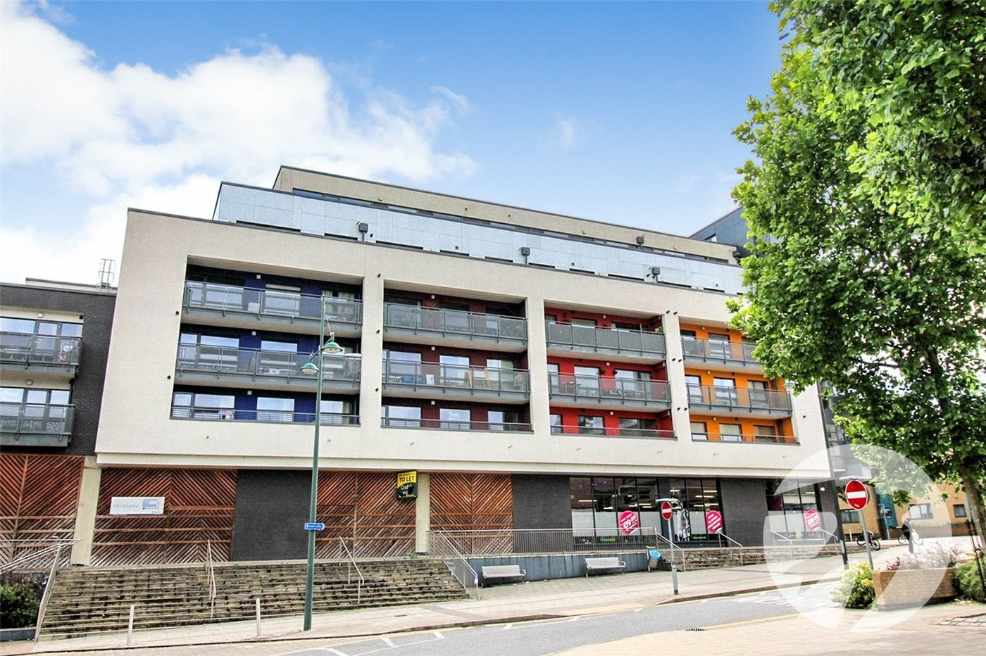 2 bedroom property for sale in 102 High Street | Robinson Jackson