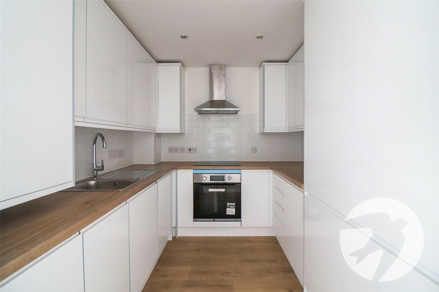 2 bedroom property for sale in 102 High Street | Robinson Jackson