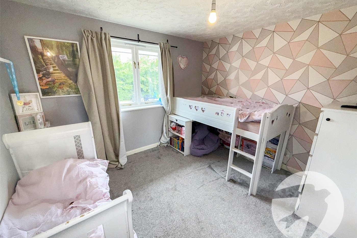 2 bedroom property for sale in London | Robinson Jackson