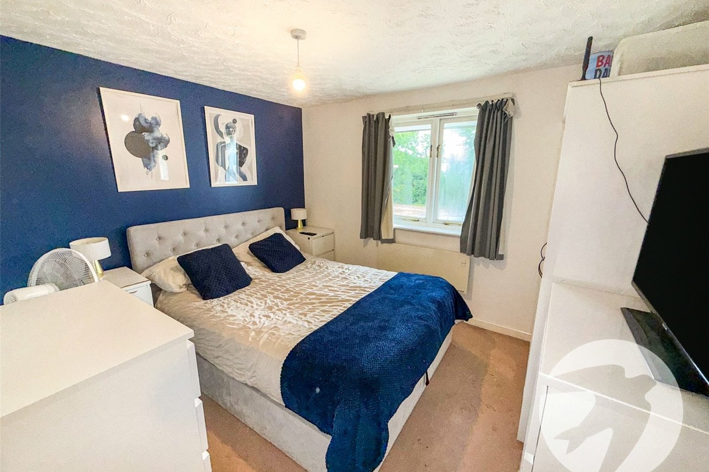 2 bedroom property for sale in London | Robinson Jackson