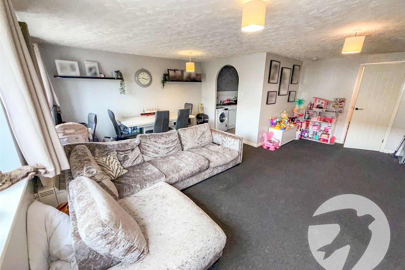 2 bedroom property for sale in London | Robinson Jackson