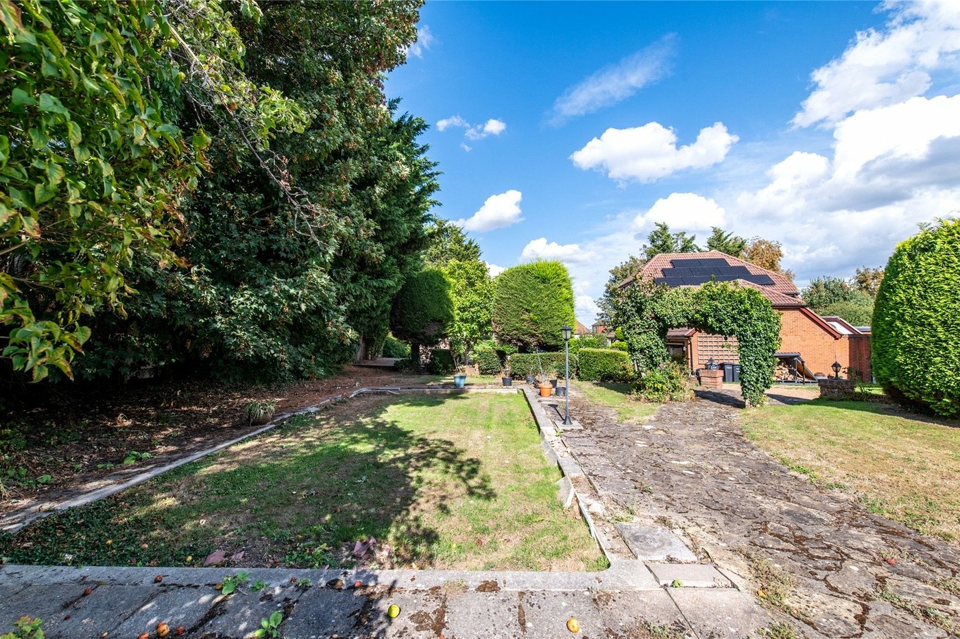 5 bedroom house for sale in Gravesend | Robinson Michael & Jackson