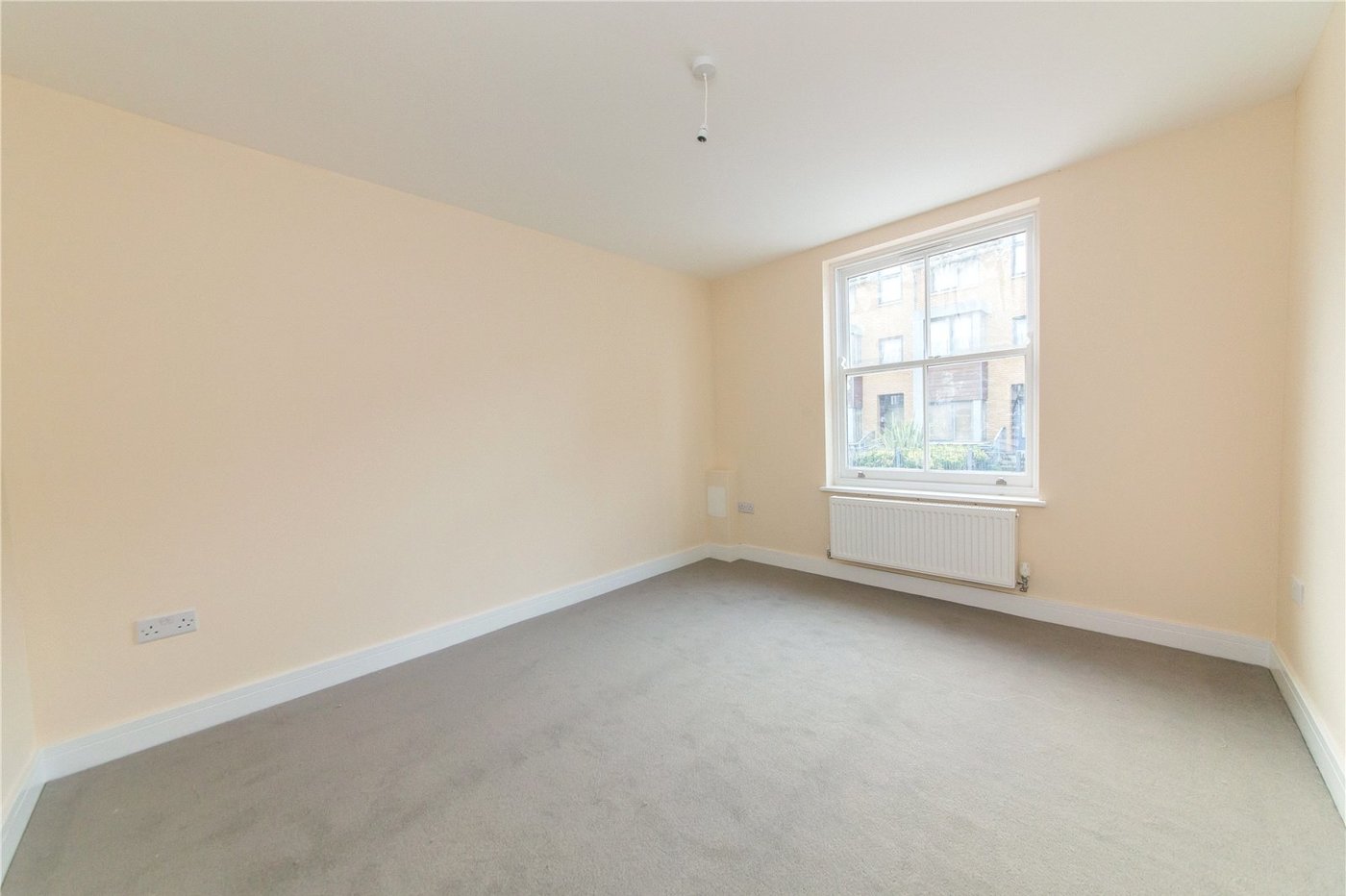 2 bedroom property for sale in Gravesend | Robinson Michael & Jackson