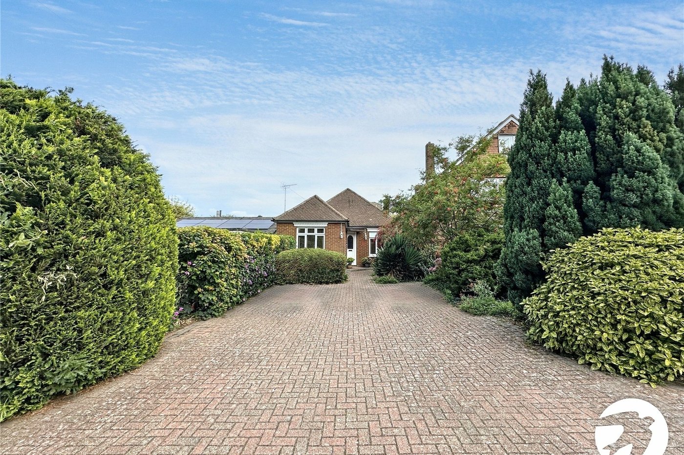 3 bedroom bungalow for sale in Rochester | Robinson Michael & Jackson