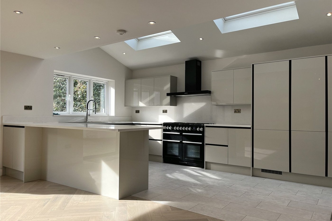 6 bedroom house for sale in Walderslade | Robinson Michael & Jackson