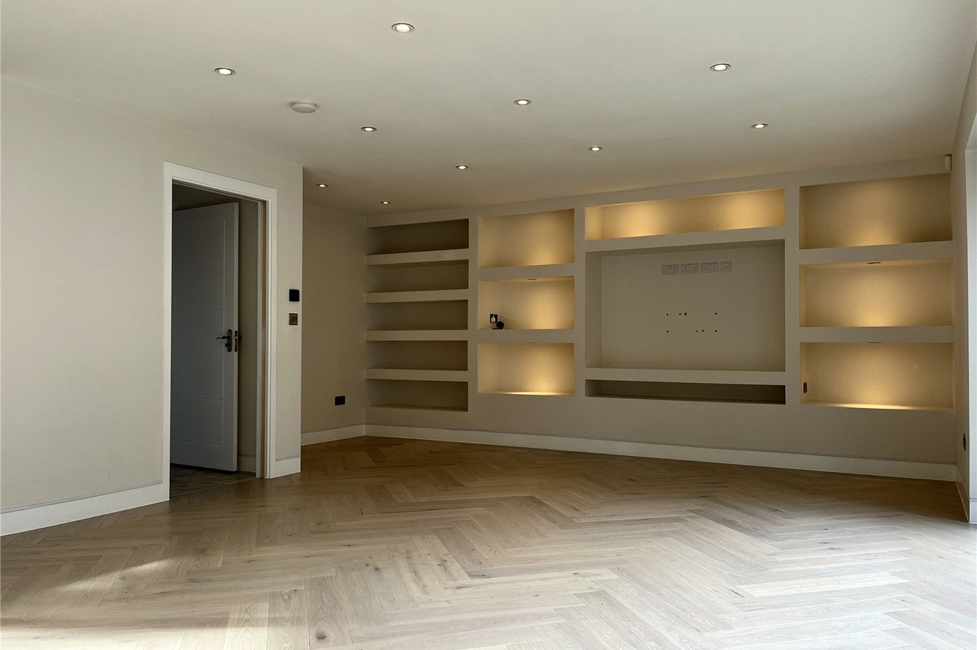 6 bedroom house for sale in Walderslade | Robinson Michael & Jackson