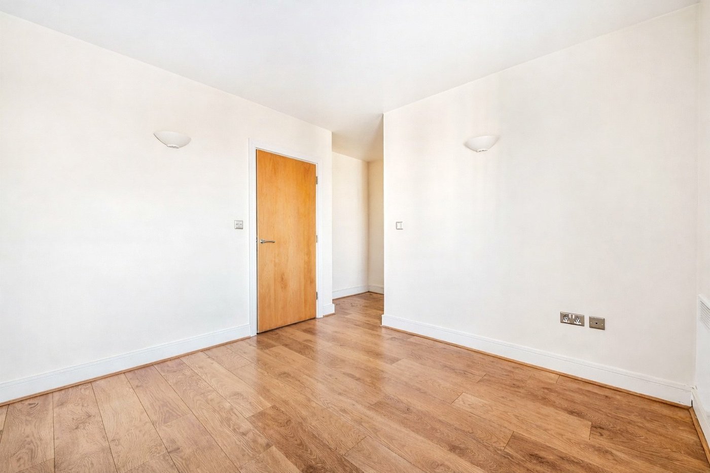 2 bedroom property for sale in London | Robinson Jackson