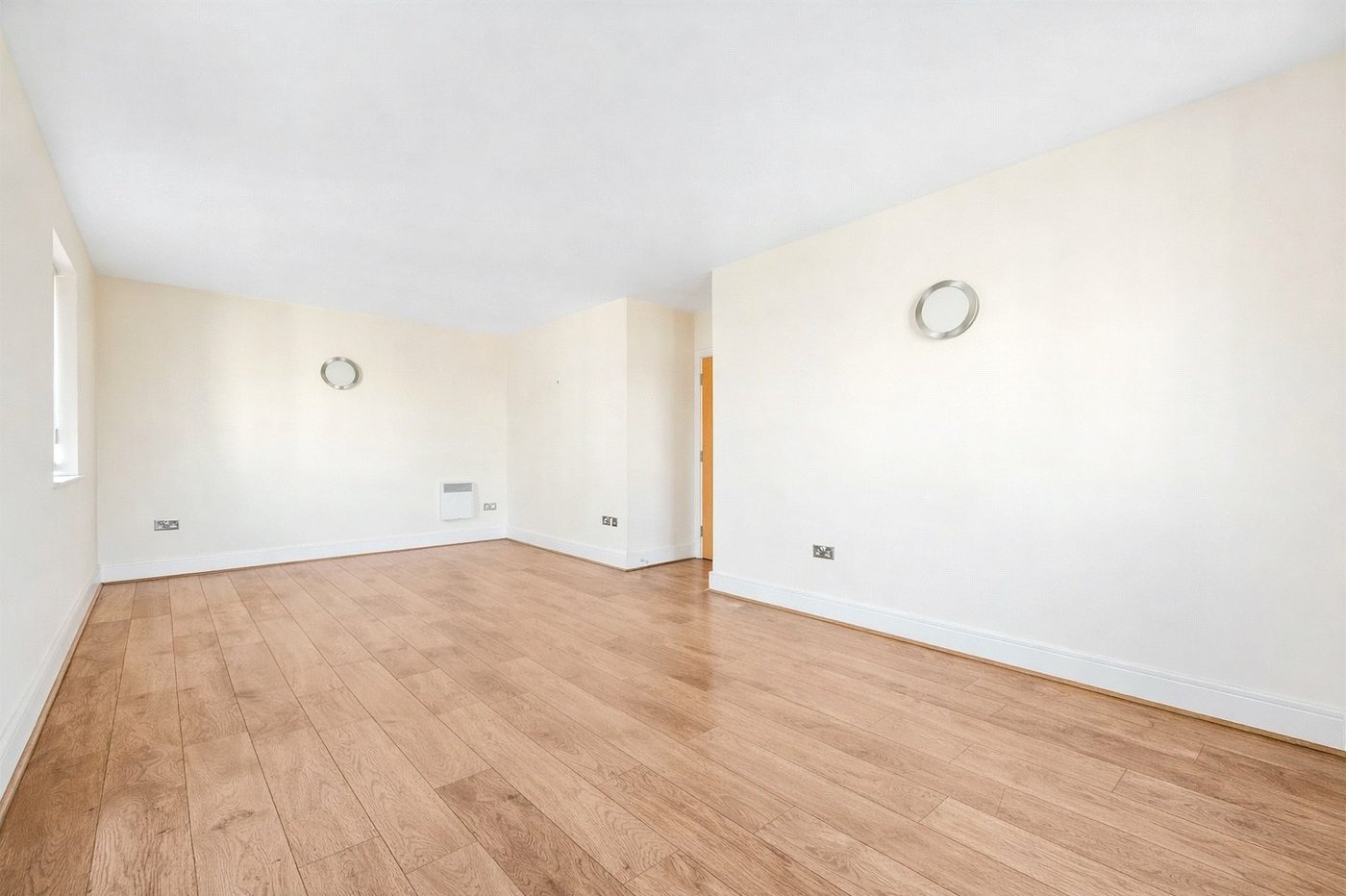 2 bedroom property for sale in London | Robinson Jackson