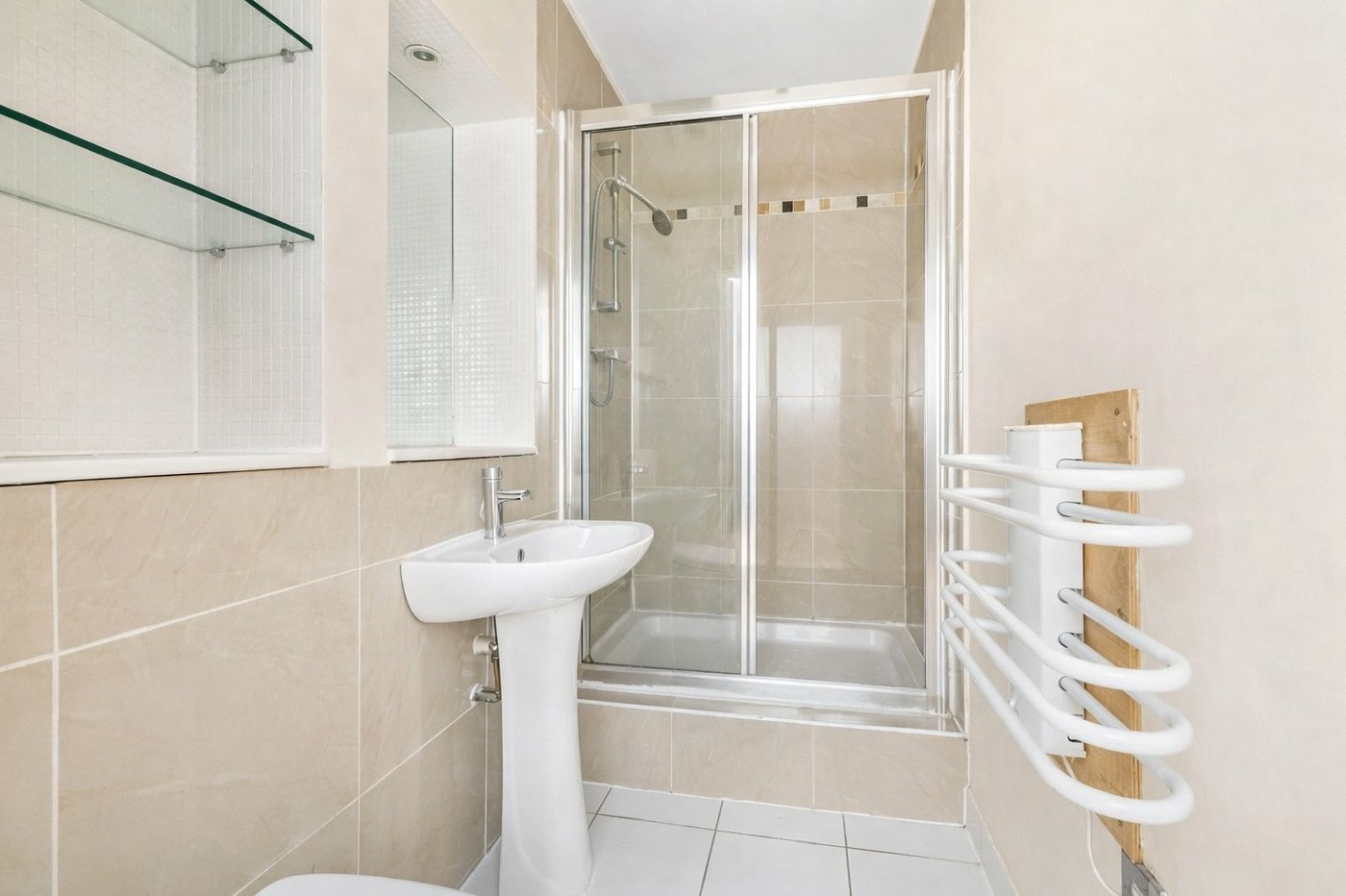 2 bedroom property for sale in London | Robinson Jackson