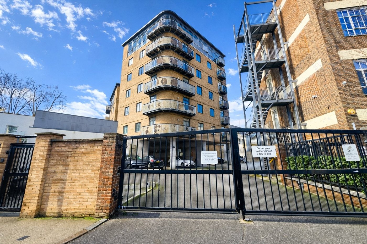 2 bedroom property for sale in London | Robinson Jackson