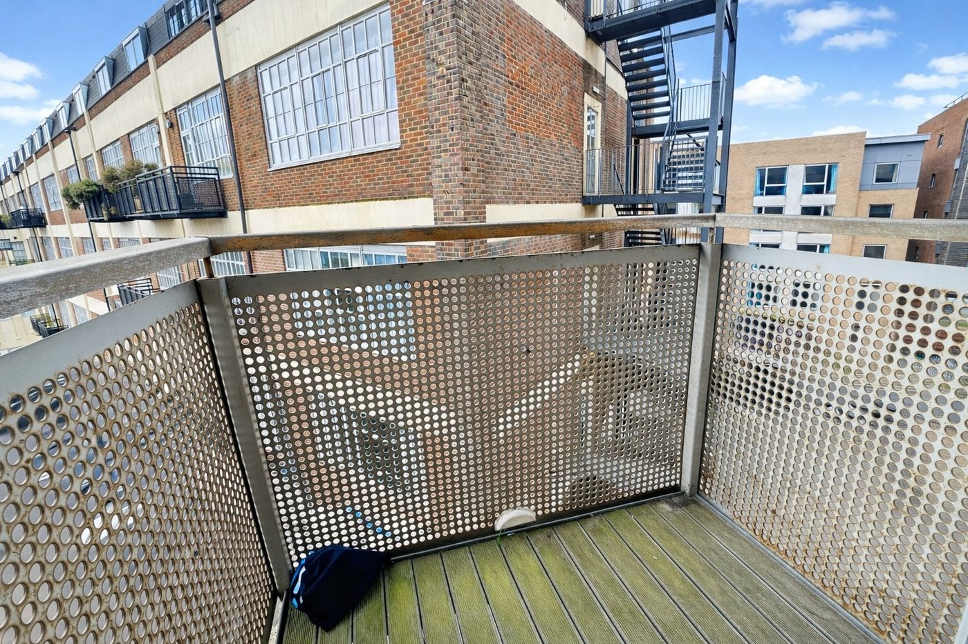 2 bedroom property for sale in London | Robinson Jackson