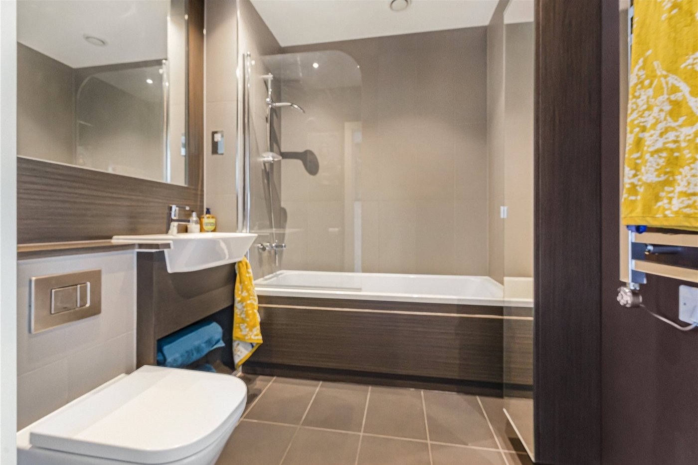 2 bedroom property for sale in Gillingham | Robinson Michael & Jackson