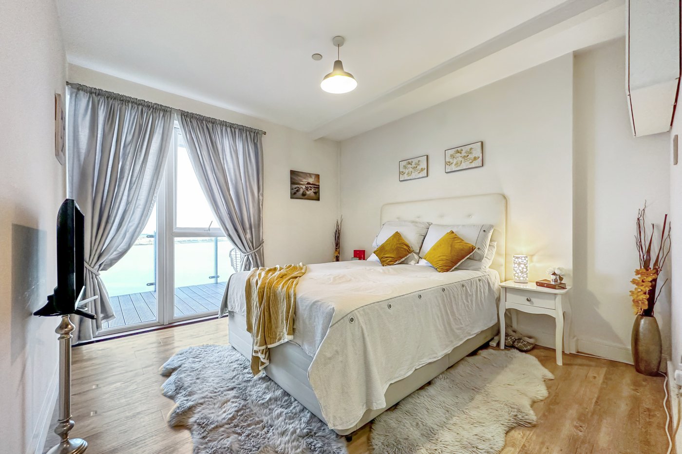 2 bedroom property for sale in Gillingham | Robinson Michael & Jackson