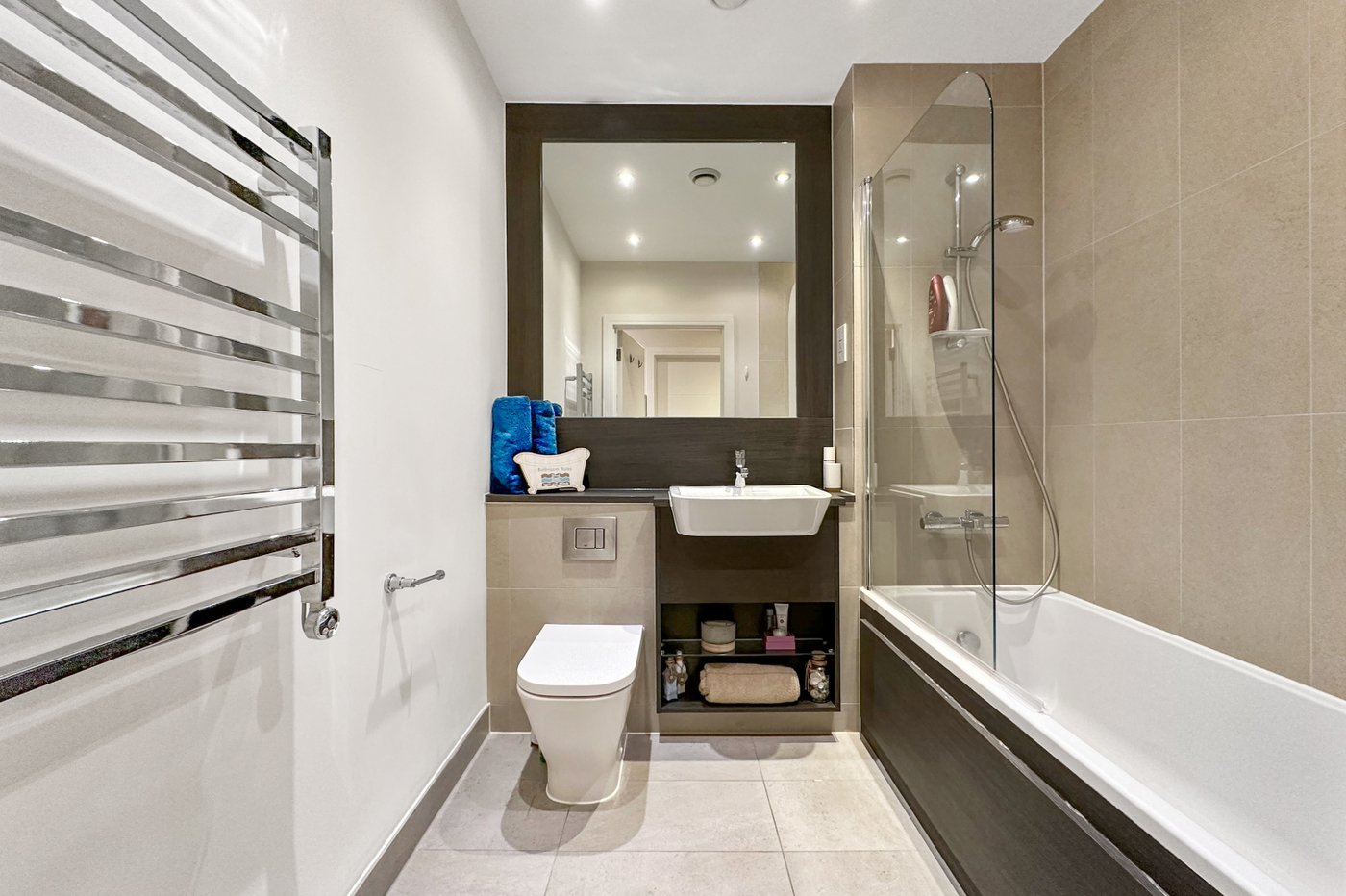 2 bedroom property for sale in Gillingham | Robinson Michael & Jackson