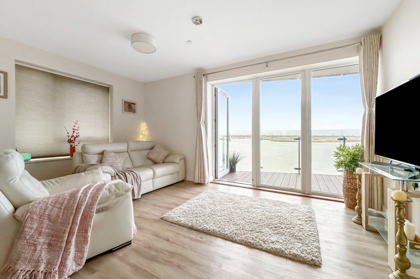 2 bedroom property for sale in Gillingham | Robinson Michael & Jackson