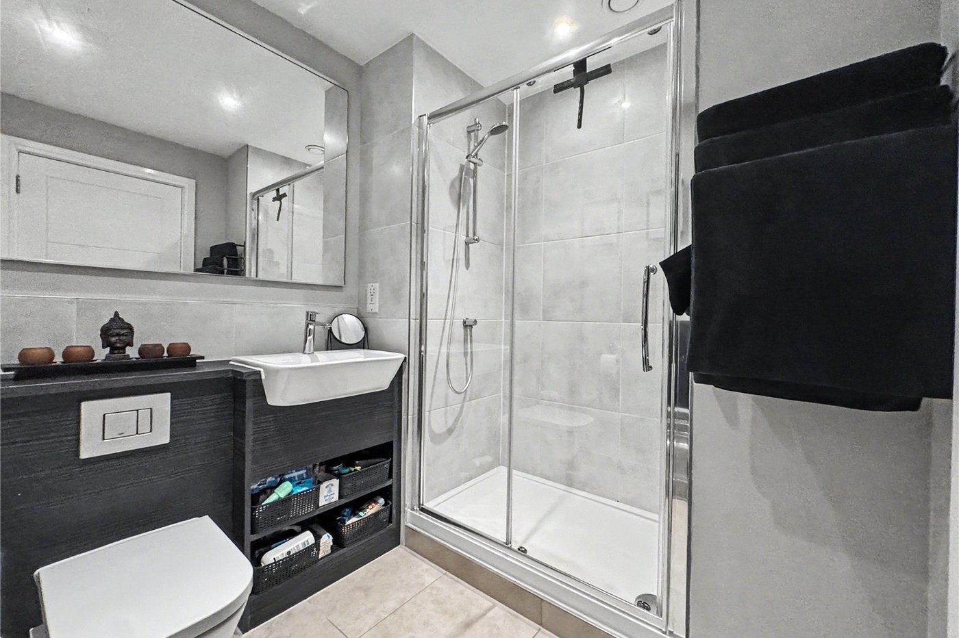 2 bedroom property for sale in Gillingham | Robinson Michael & Jackson