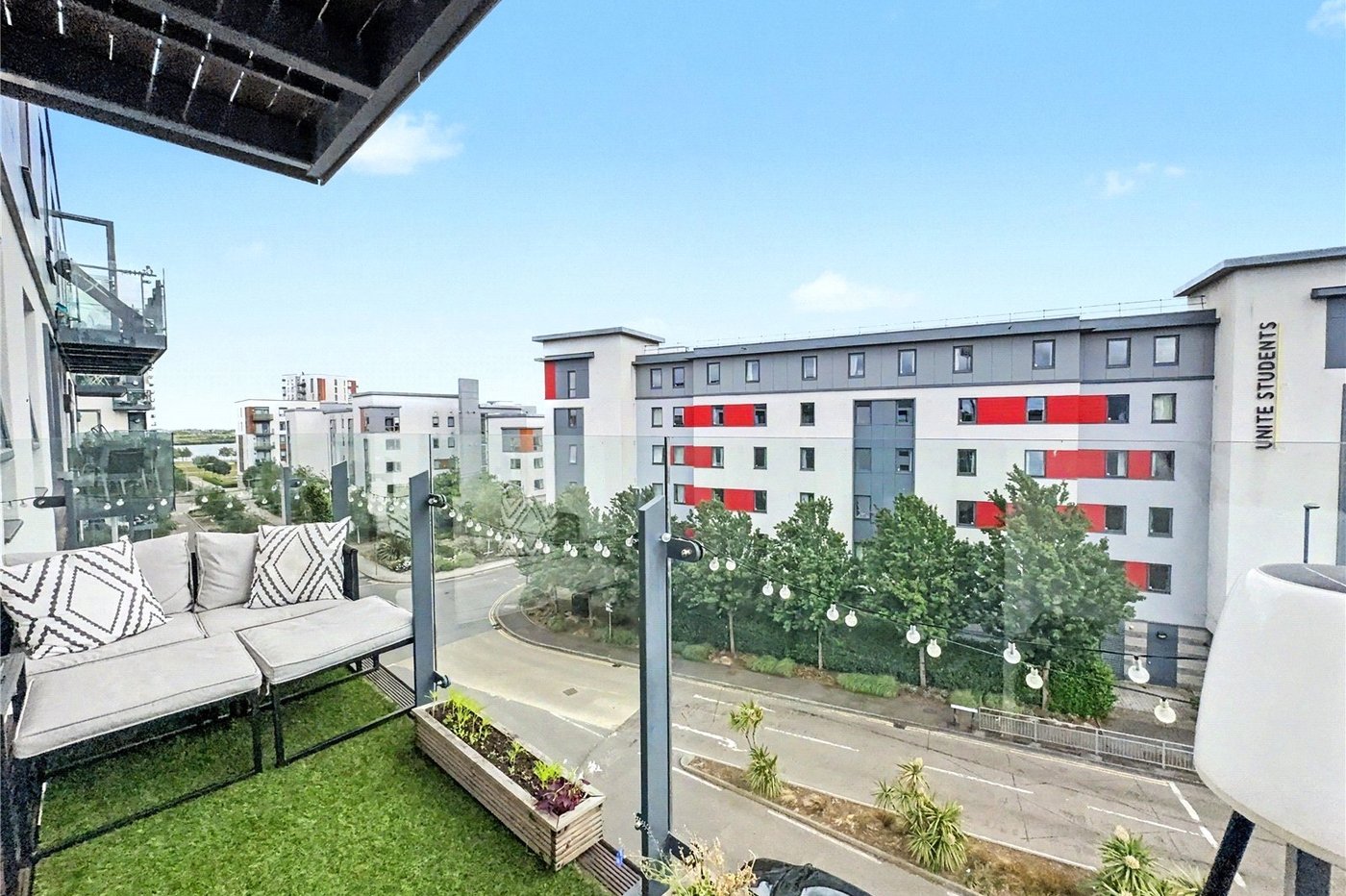 2 bedroom property for sale in Gillingham | Robinson Michael & Jackson