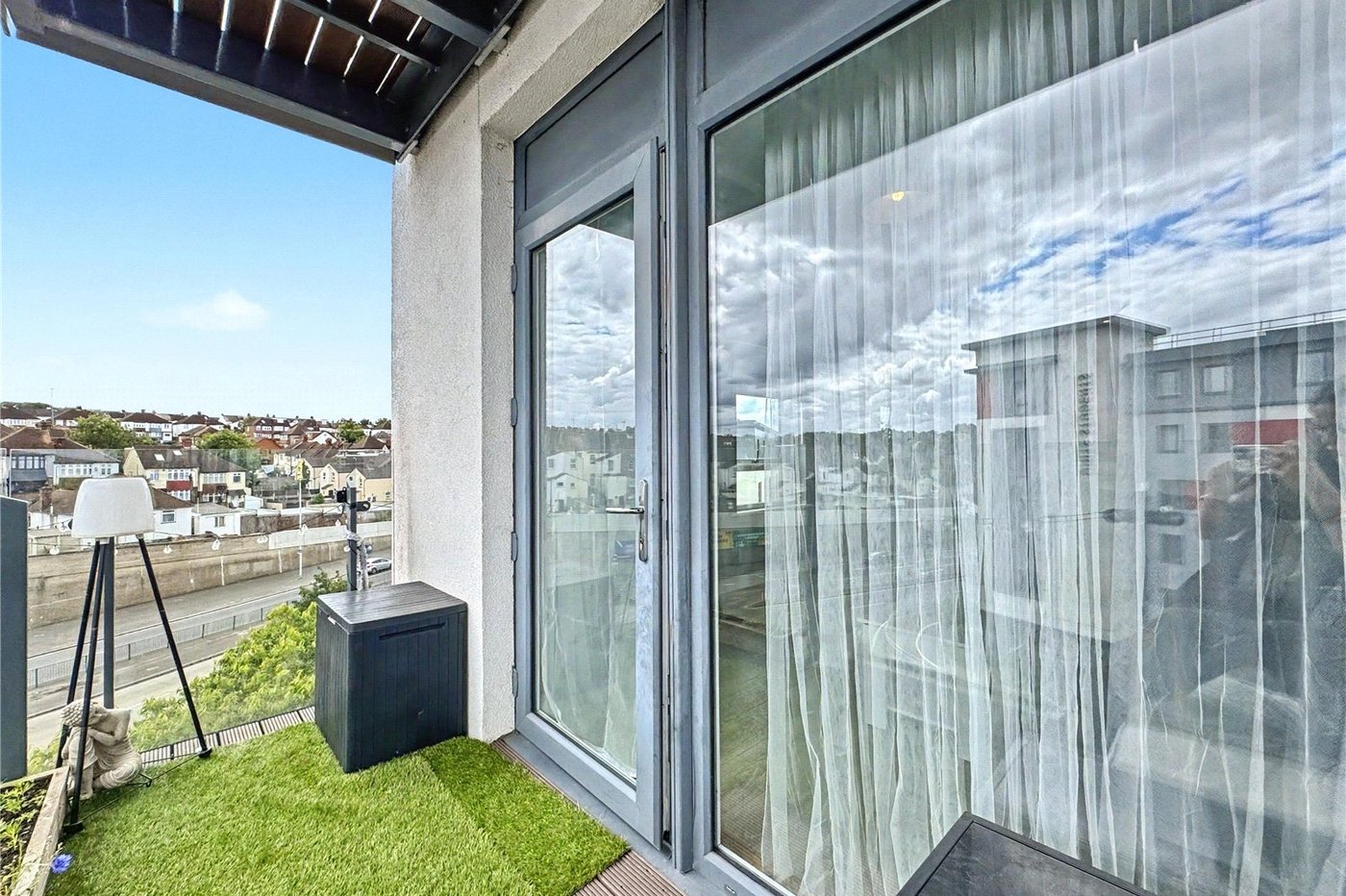 2 bedroom property for sale in Gillingham | Robinson Michael & Jackson