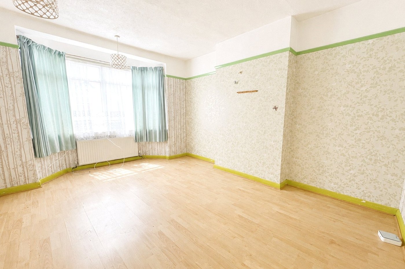 3 bedroom house for sale in London | Robinson Jackson