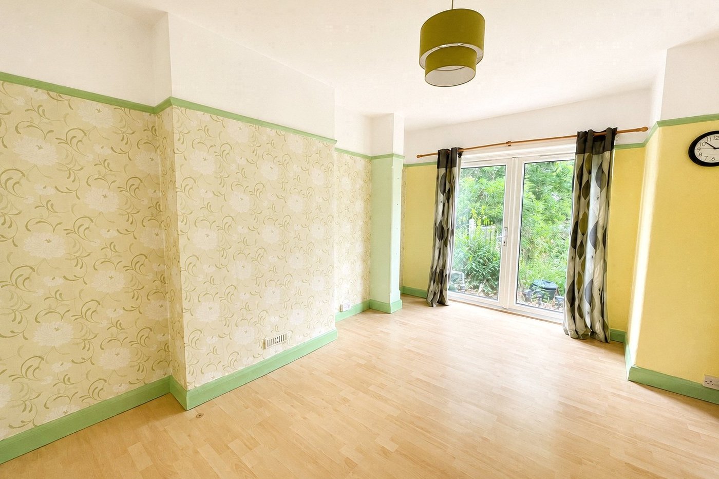 3 bedroom house for sale in London | Robinson Jackson