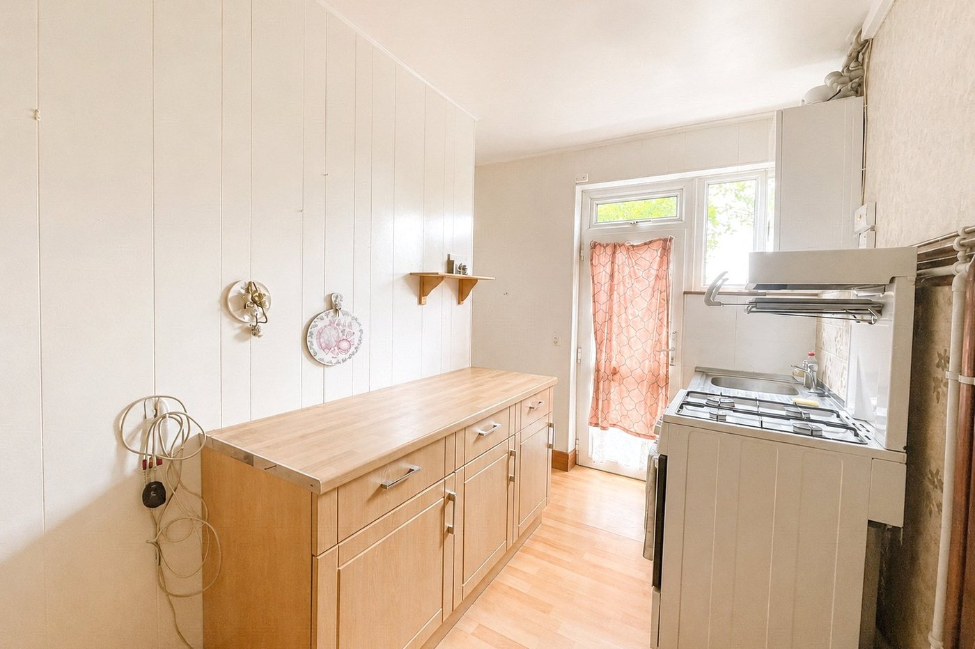 3 bedroom house for sale in London | Robinson Jackson