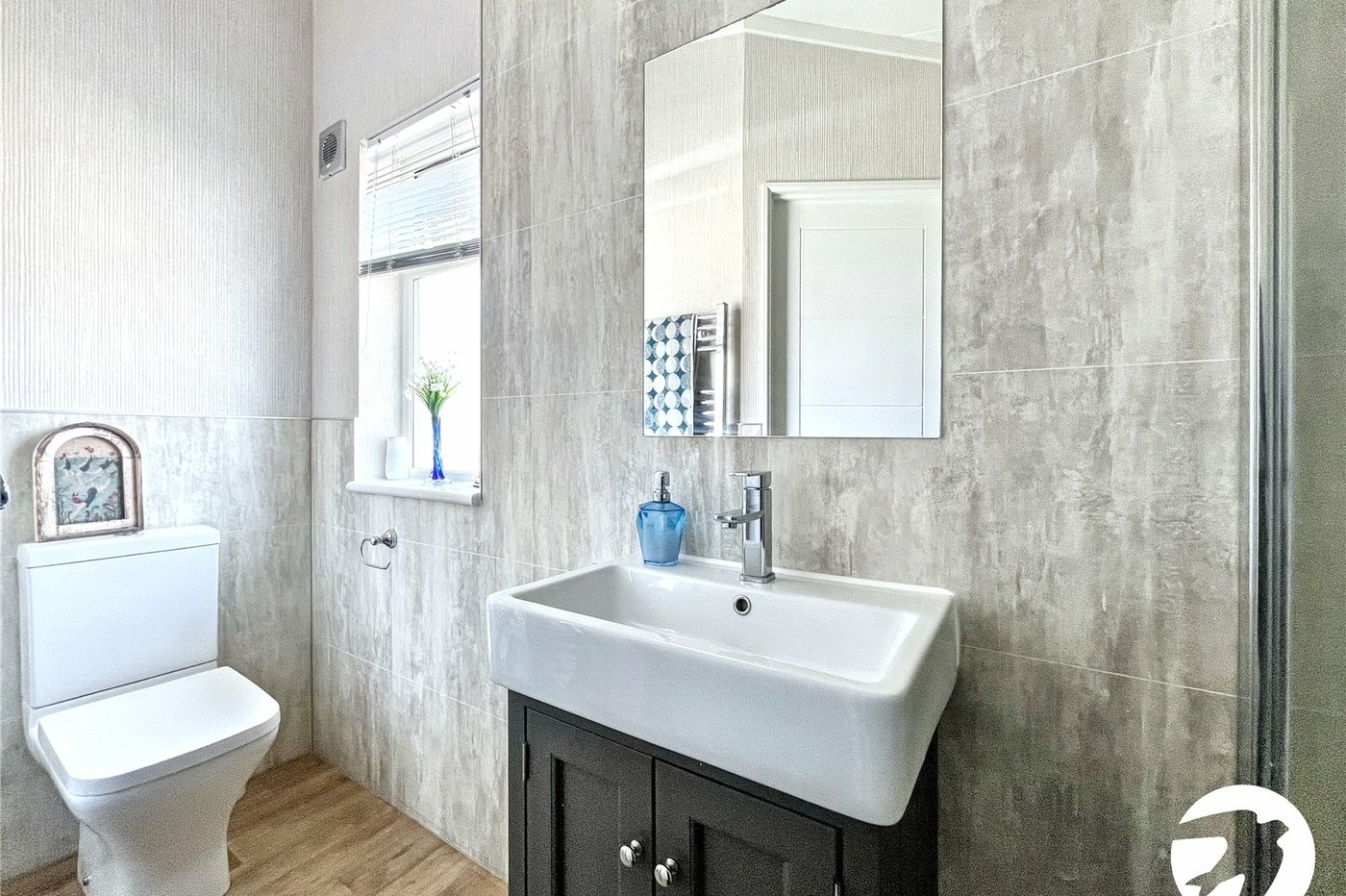 2 bedroom bungalow for sale in Hoo | Robinson Michael & Jackson